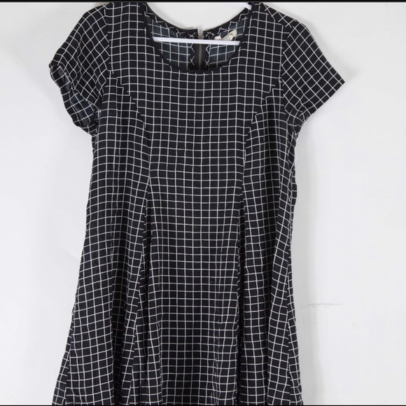 Selling Black and White Grid Dress - Picture 2 of 3